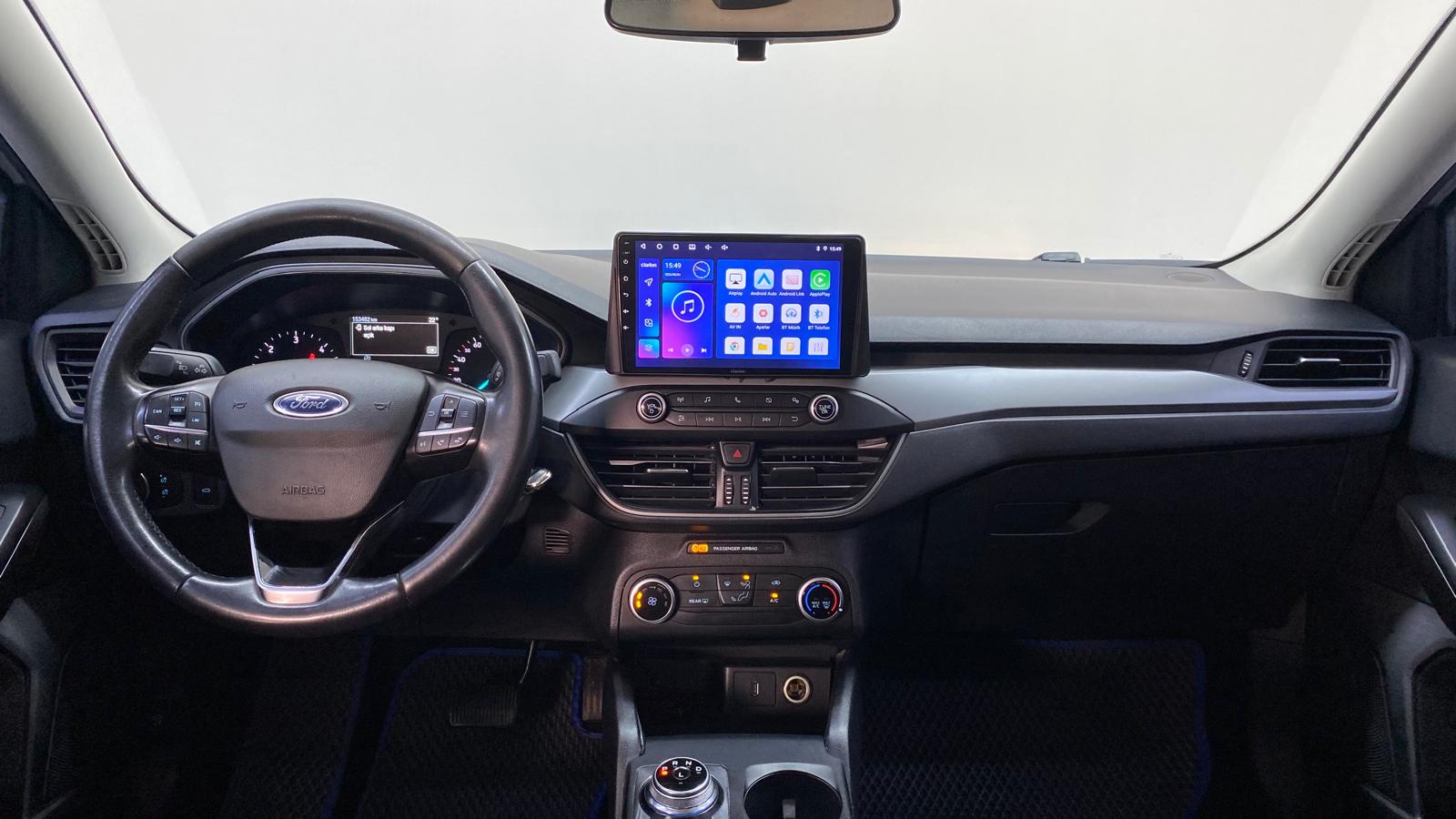 FORD FOCUS 8